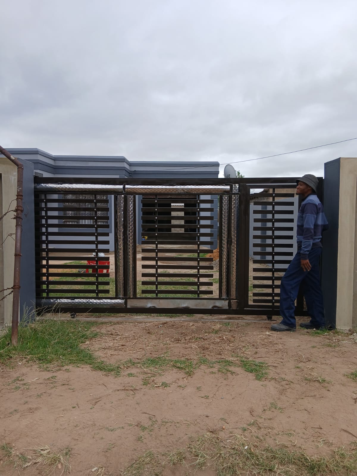 Contemporary sliding gate